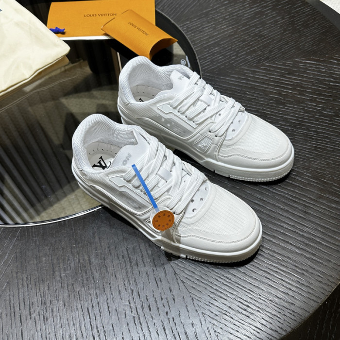 L0VT SNEAKER