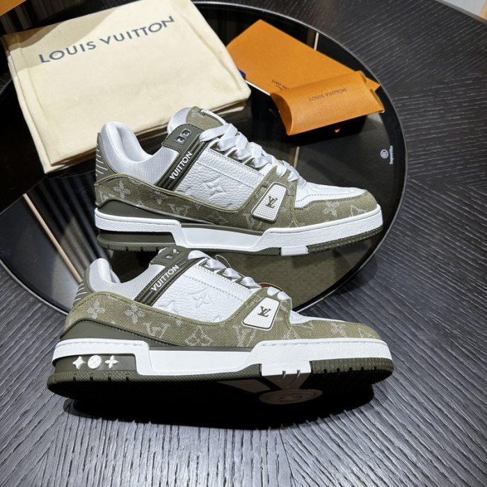 L0VT SNEAKER