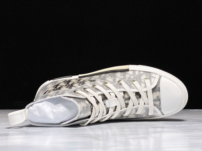 D10R SNEAKER