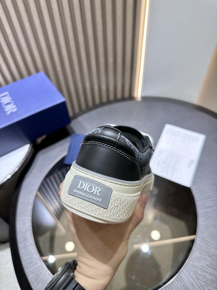 D10R SNEAKER