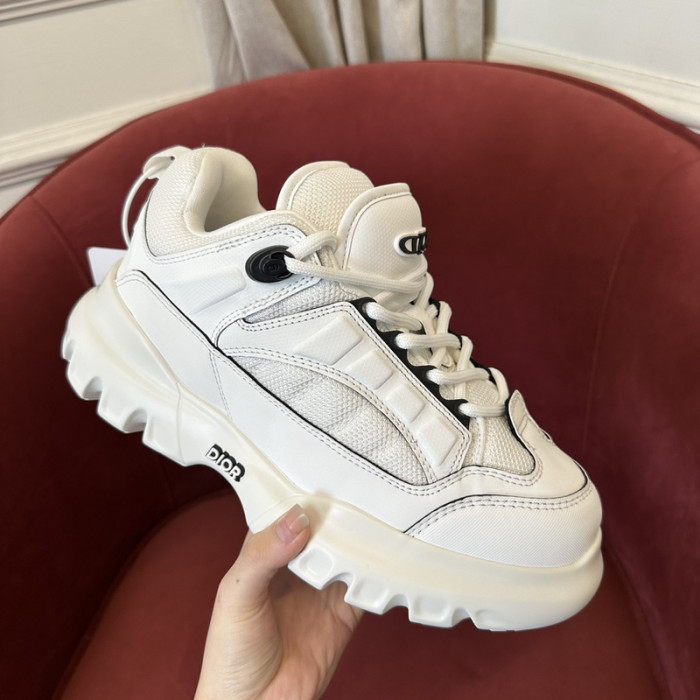 D10R B57 SNEAKER