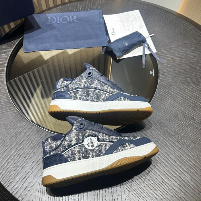 D10R B9s SNEAKER