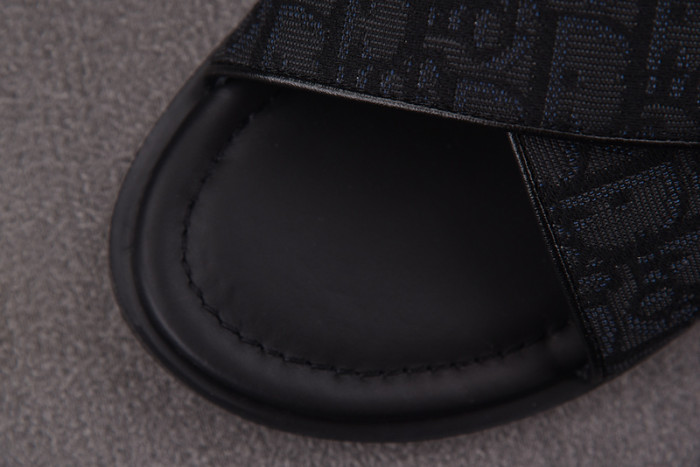 d10r sandal
