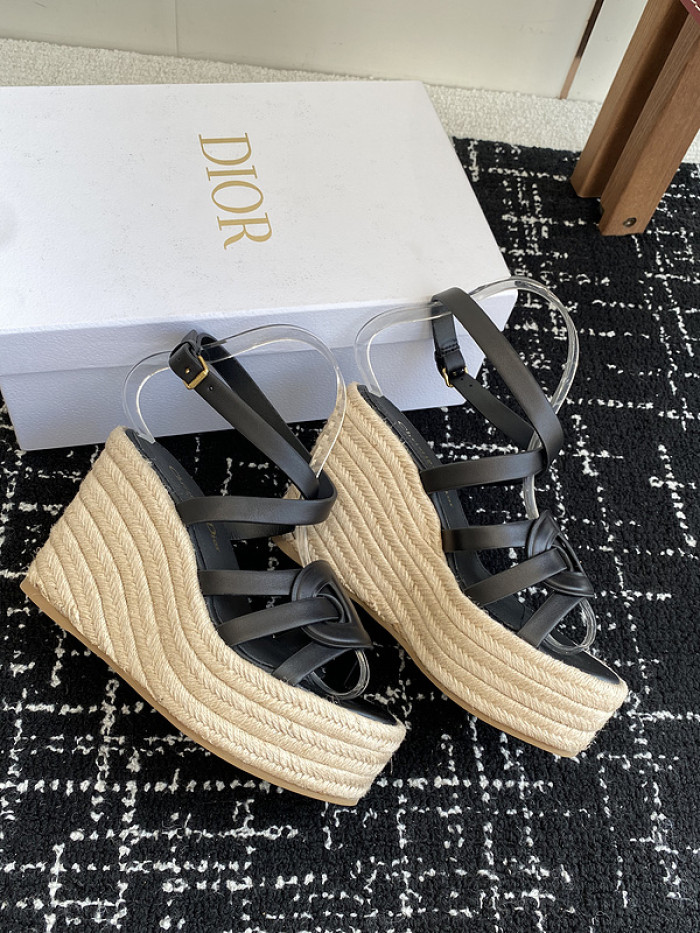 d10r sandal