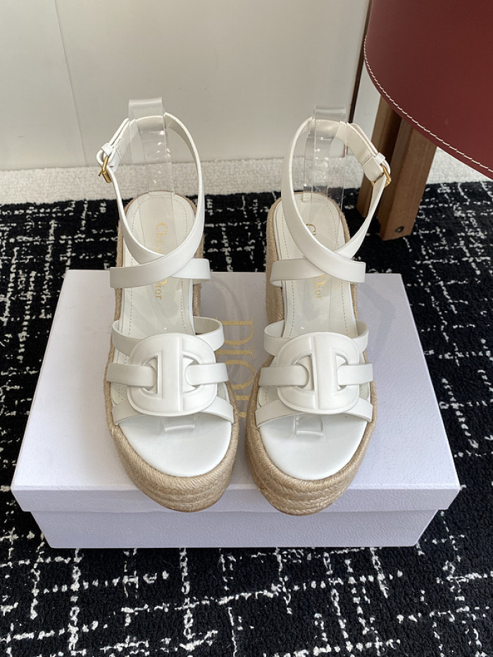 d10r sandal