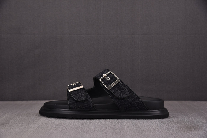 d10r sandal