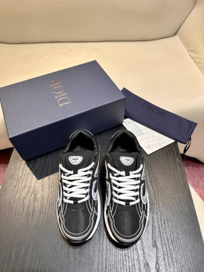 D10R SNEAKER