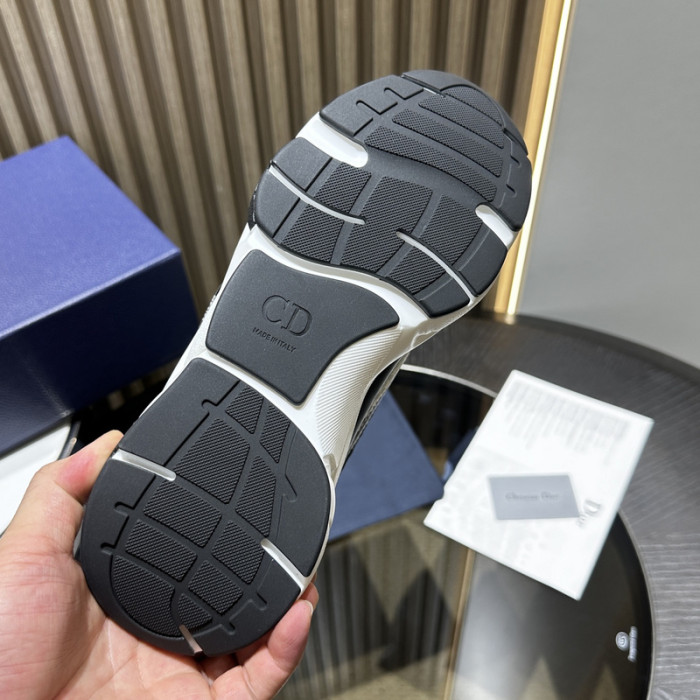 D10R SNEAKER