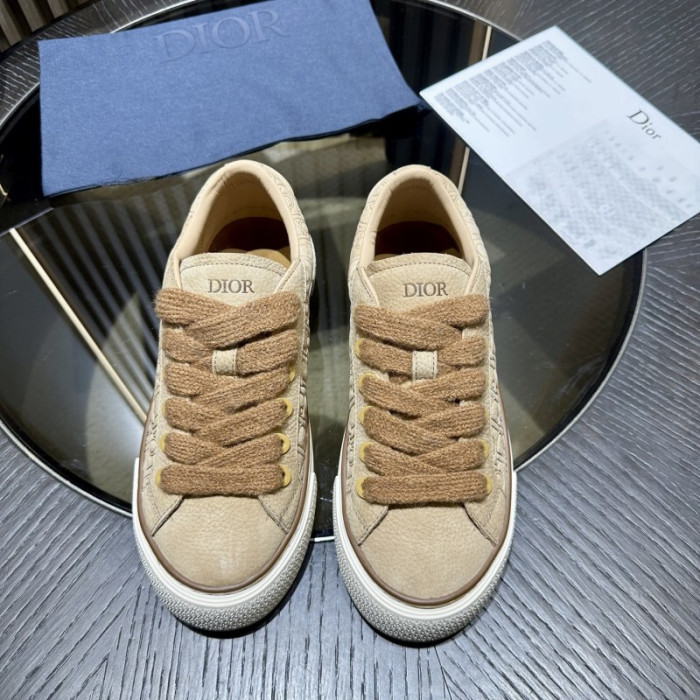 D10R SNEAKER