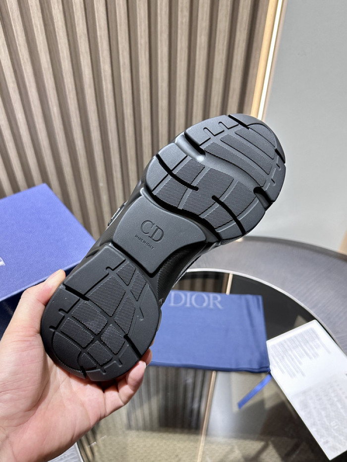 D10R SNEAKER