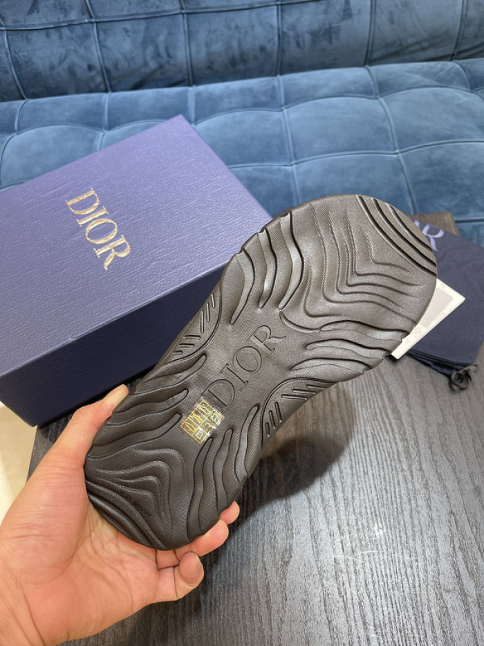 d10r sandal