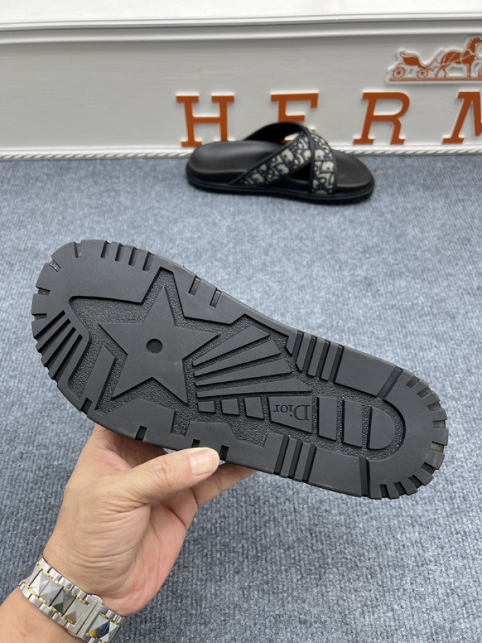 d10r sandal