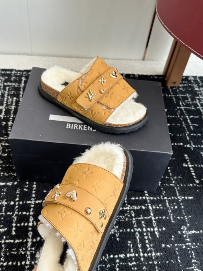 L0VT SANDAL