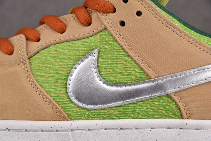 Nike SB Dunk Low Escargot  FQ7585-200