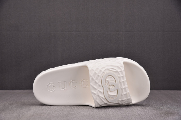 GUI SANDAL