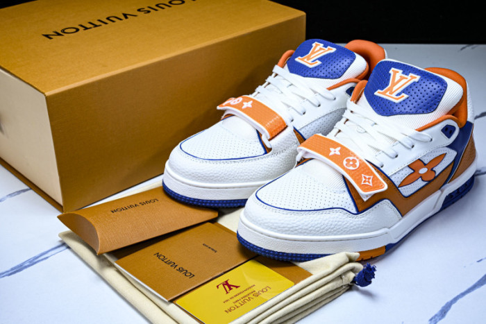 L0VT SNEAKER
