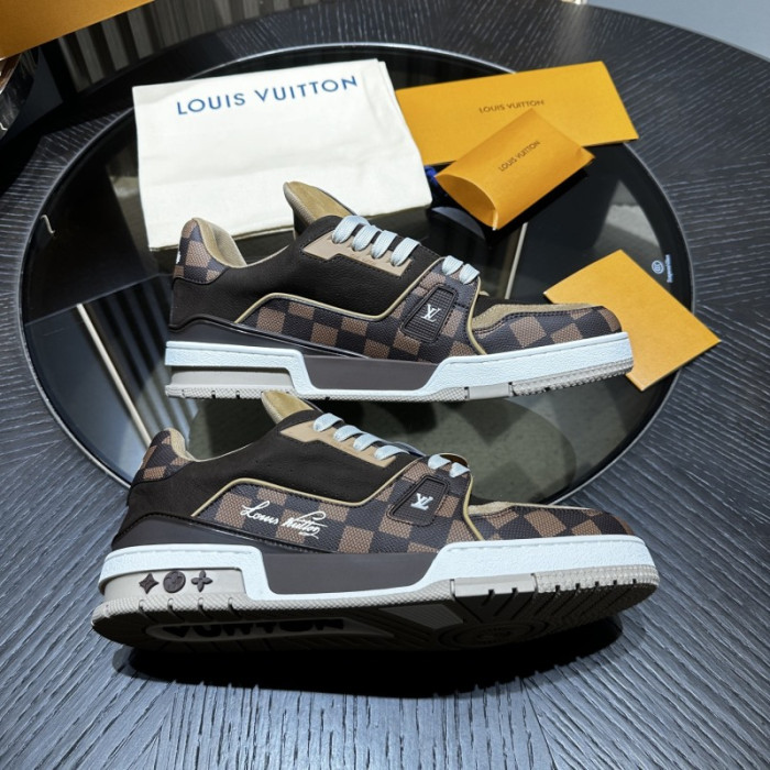L0VT SNEAKER