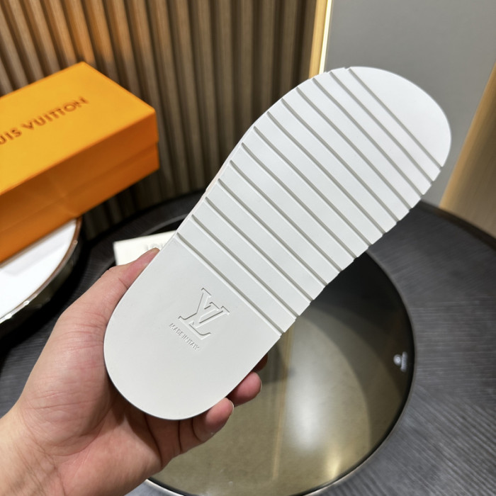 L0VT SANDAL