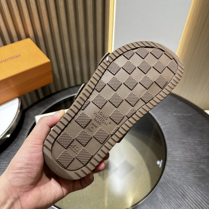 L0VT SANDAL