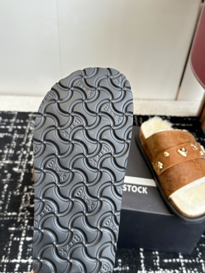 L0VT SANDAL
