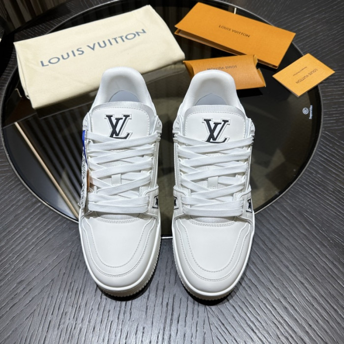 L0VT SNEAKER