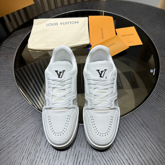 L0VT SNEAKER