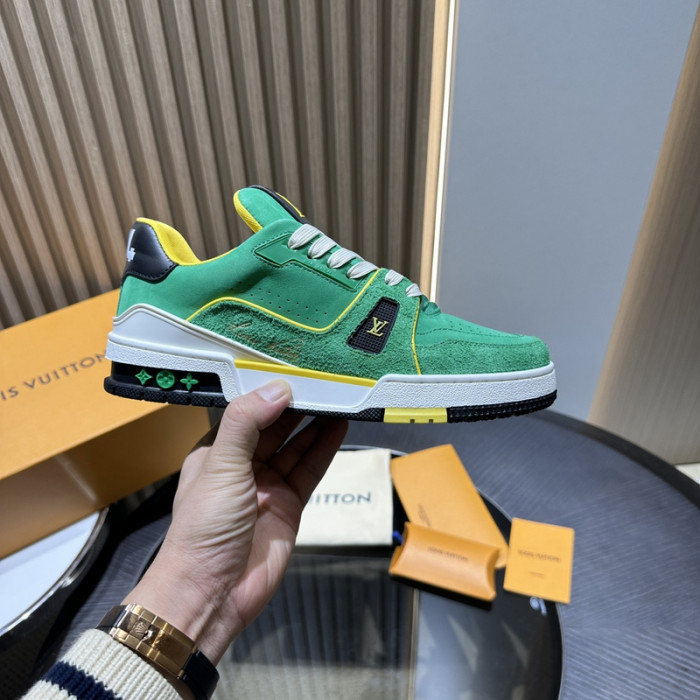 L0VT SNEAKER