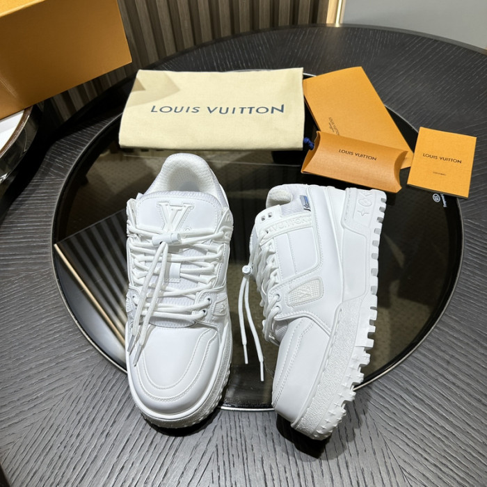 L0VT SNEAKER