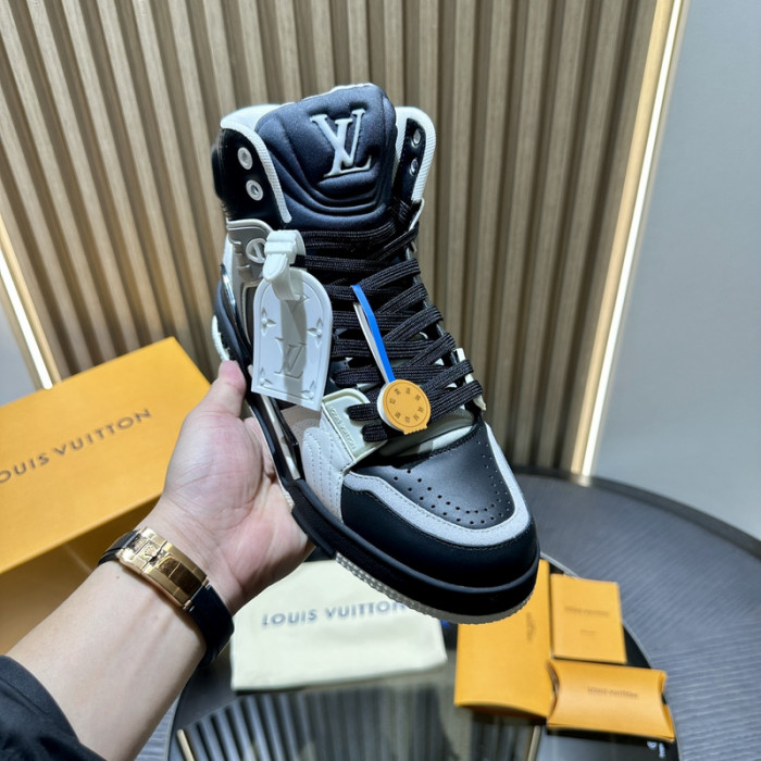 L0VT SNEAKER