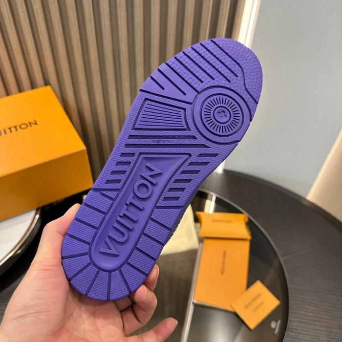 L0VT SNEAKER