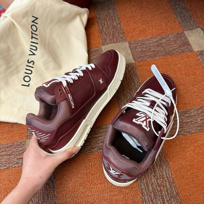 L0VT SNEAKER