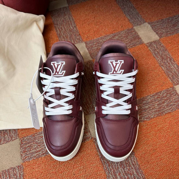 L0VT SNEAKER