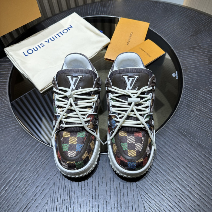 L0VT SNEAKER