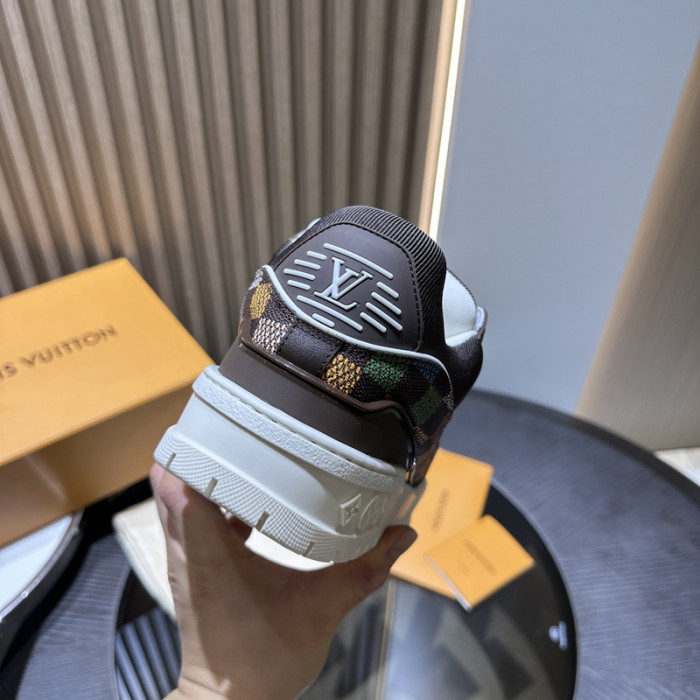 L0VT SNEAKER