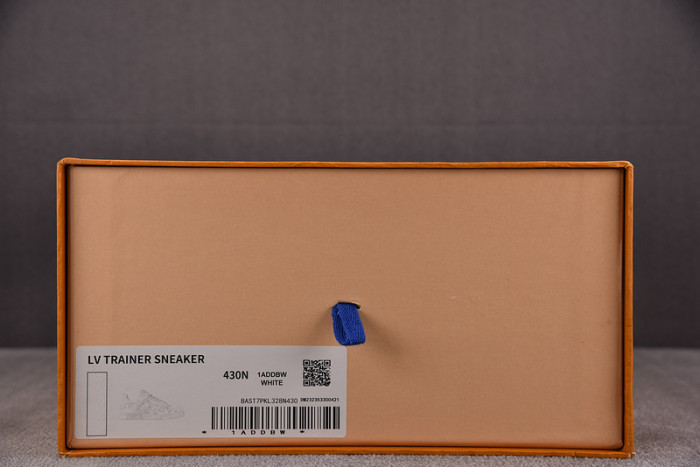 L0VT SNEAKER