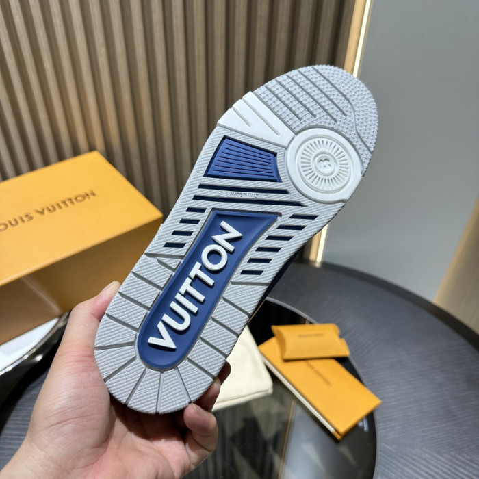 L0VT SNEAKER
