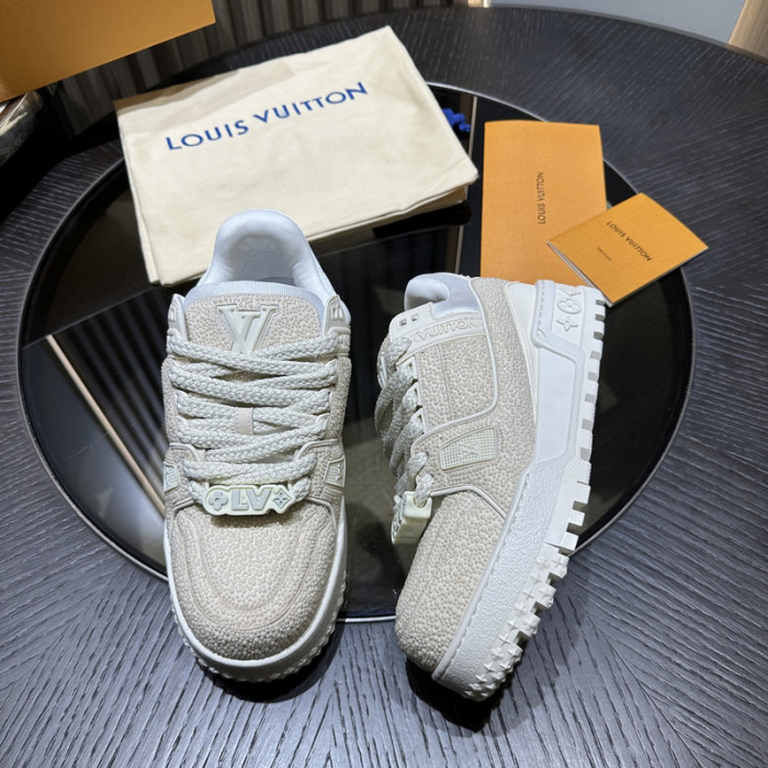 L0VT SNEAKER