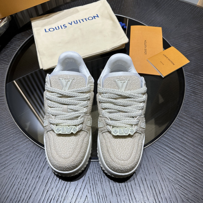 L0VT SNEAKER