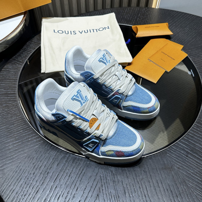 L0VT SNEAKER