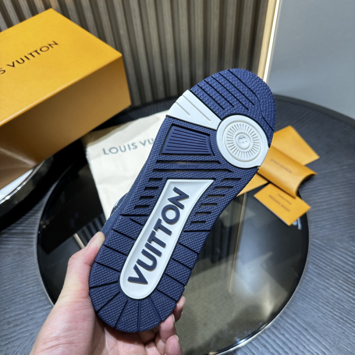 L0VT SNEAKER