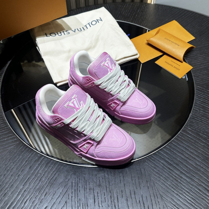 L0VT SNEAKER