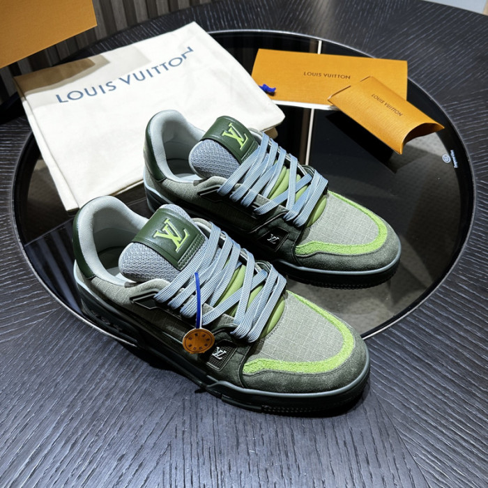 L0VT SNEAKER
