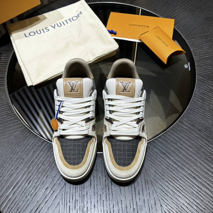L0VT SNEAKER