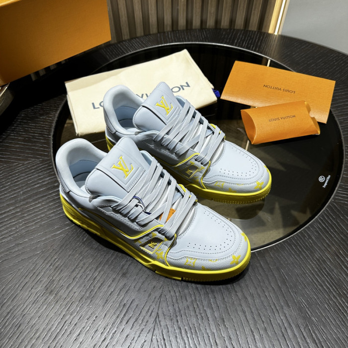 L0VT SNEAKER