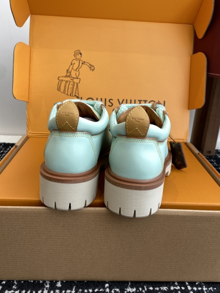 L0VT SNEAKER