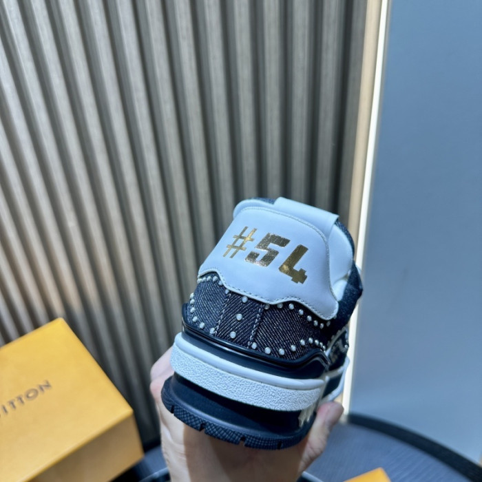 L0VT SNEAKER