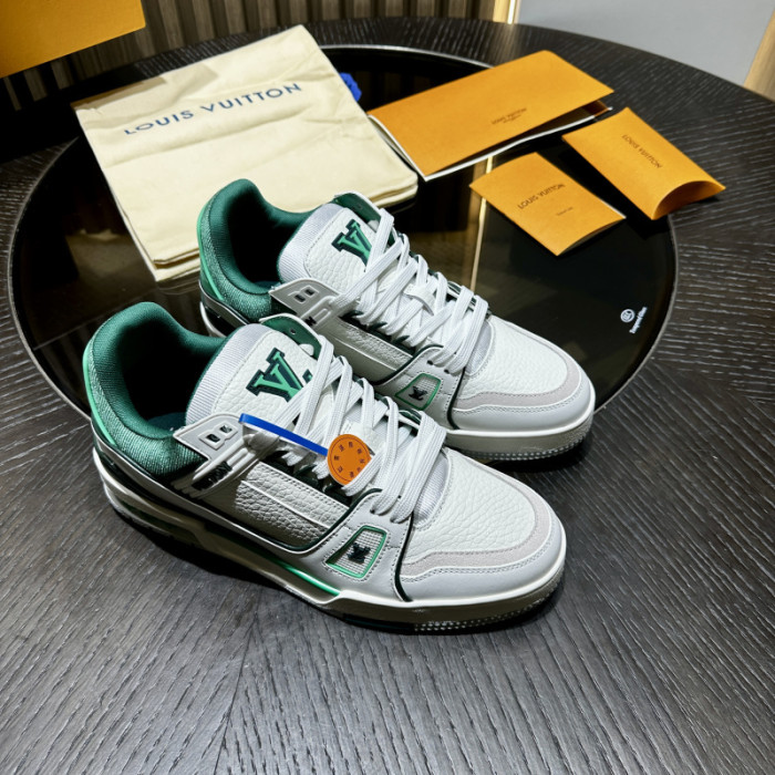L0VT SNEAKER