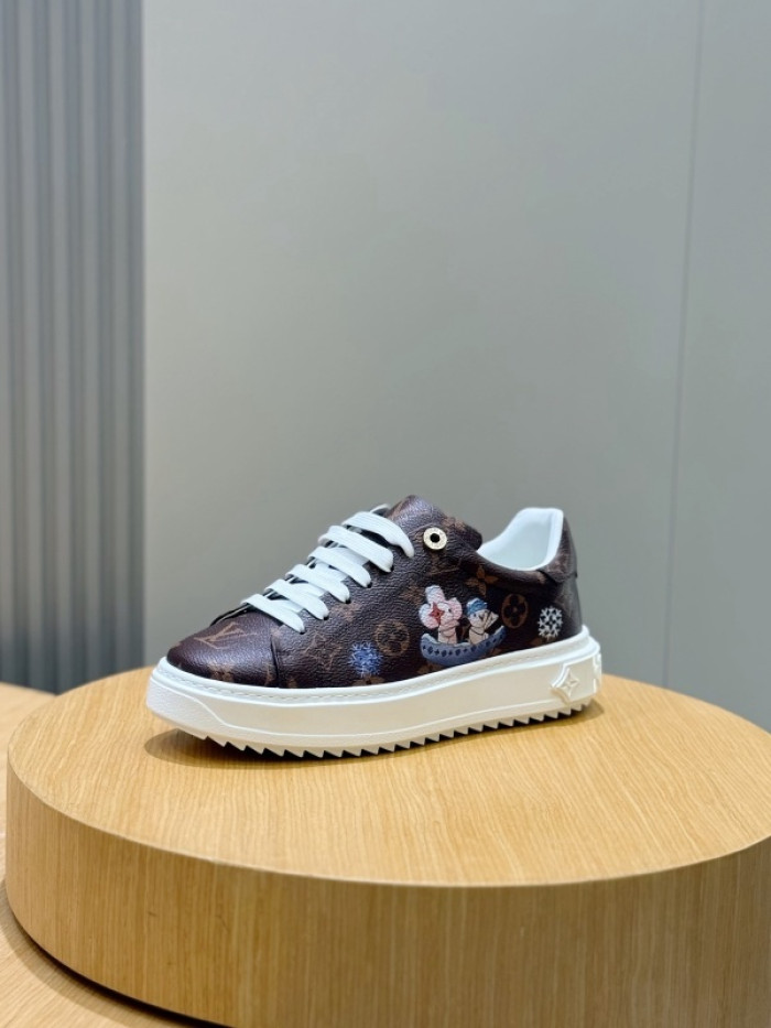 L0VT SNEAKER
