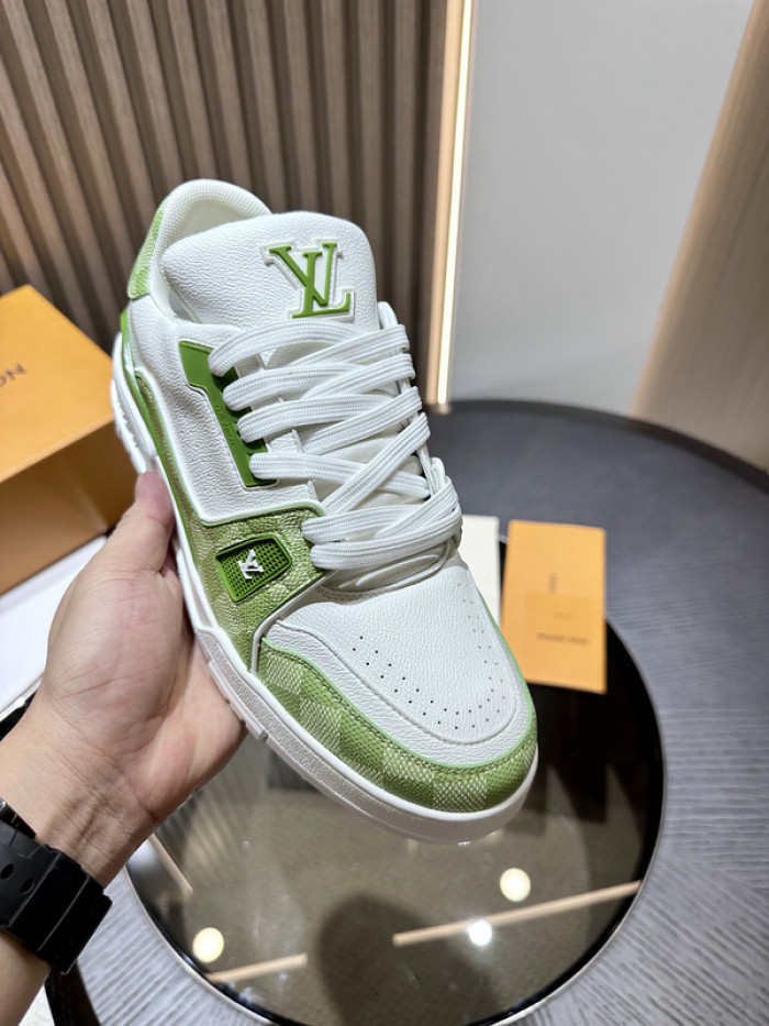L0VT SNEAKER