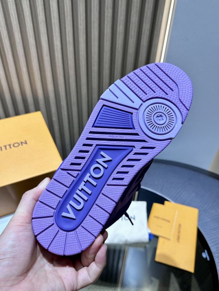 L0VT SNEAKER